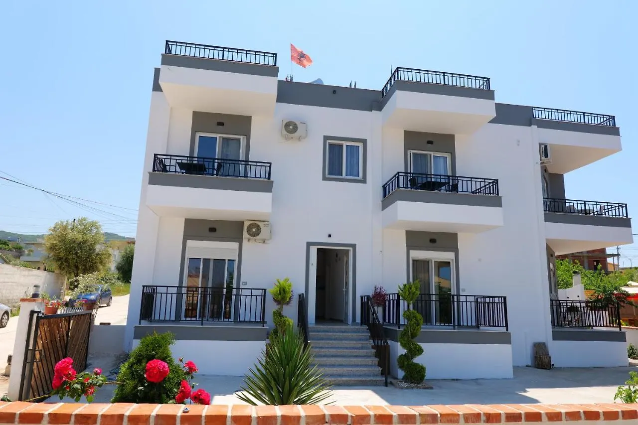 Julies Vila Ksamil
